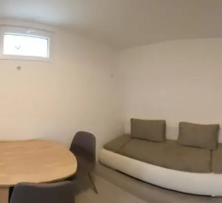 Kali Medence Kapuja 3 Apartment Zanka